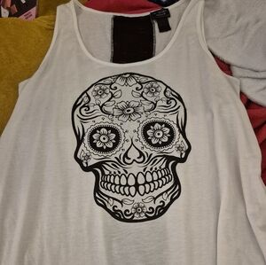 Hot Topic Black and White Graphic Sleeveless Tank Top